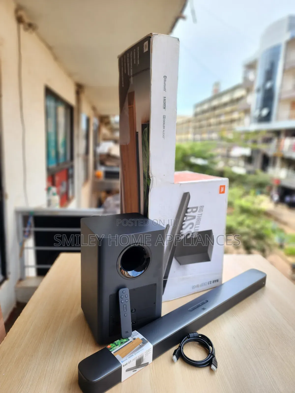 2.1channel Wireless Soundbar JBL 300WATTS at Cut Price