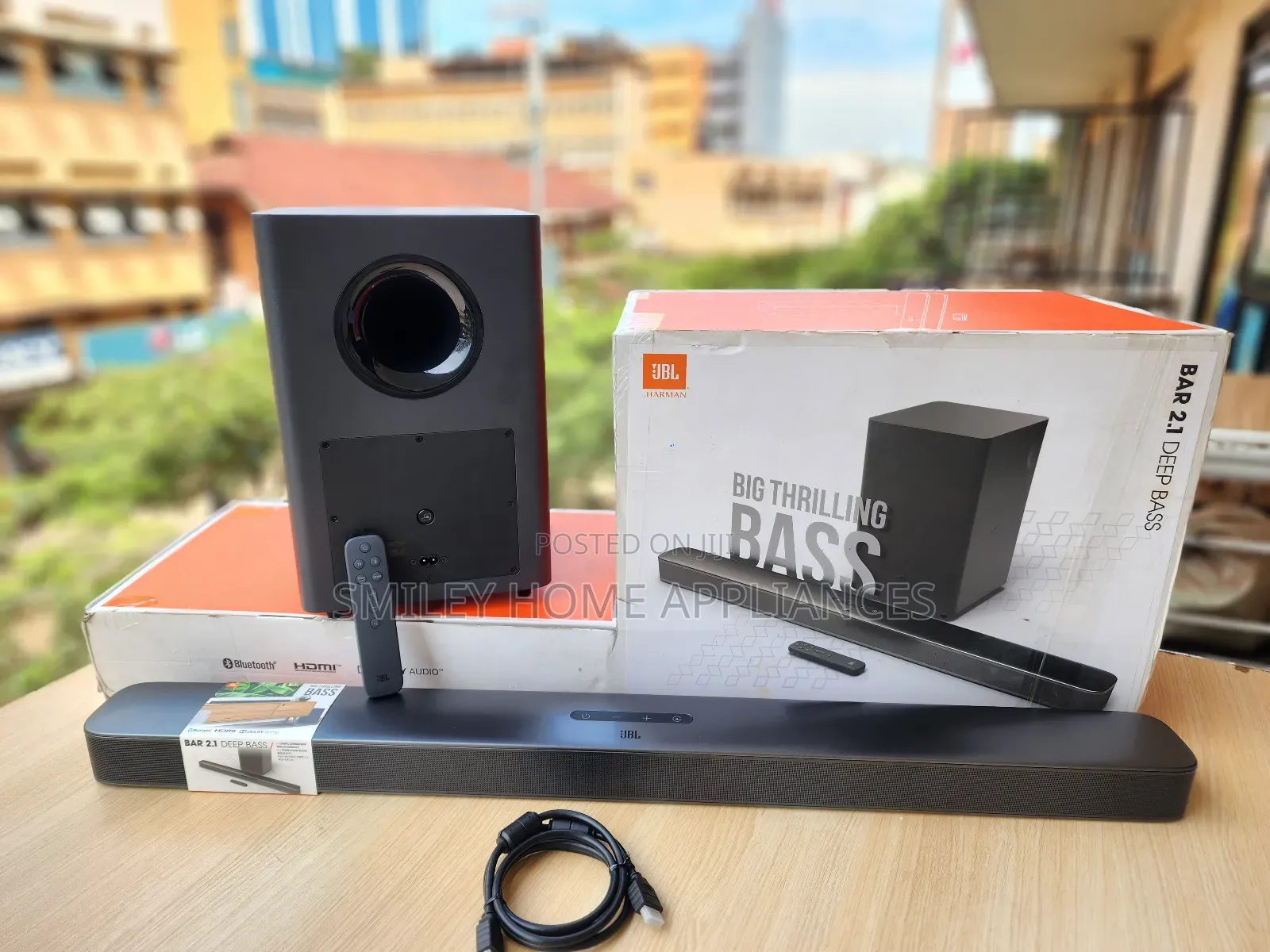 2.1channel Wireless Soundbar JBL 300WATTS at Cut Price
