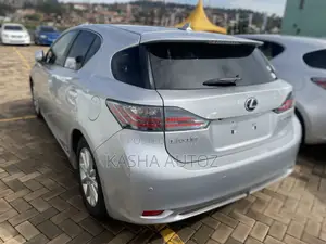 Lexus CT 2011 Silver