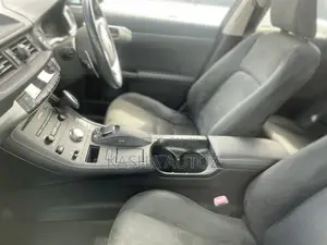 Lexus CT 2011 Silver
