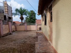 4bdrm Duplex in Kololo Property, Central Division for rent