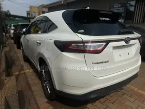 Toyota Harrier 2.0 2018 White
