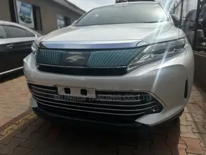 Toyota Harrier 2.0 2018 White