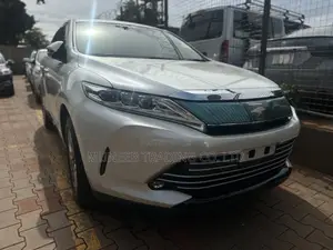 Toyota Harrier 2.0 2018 White