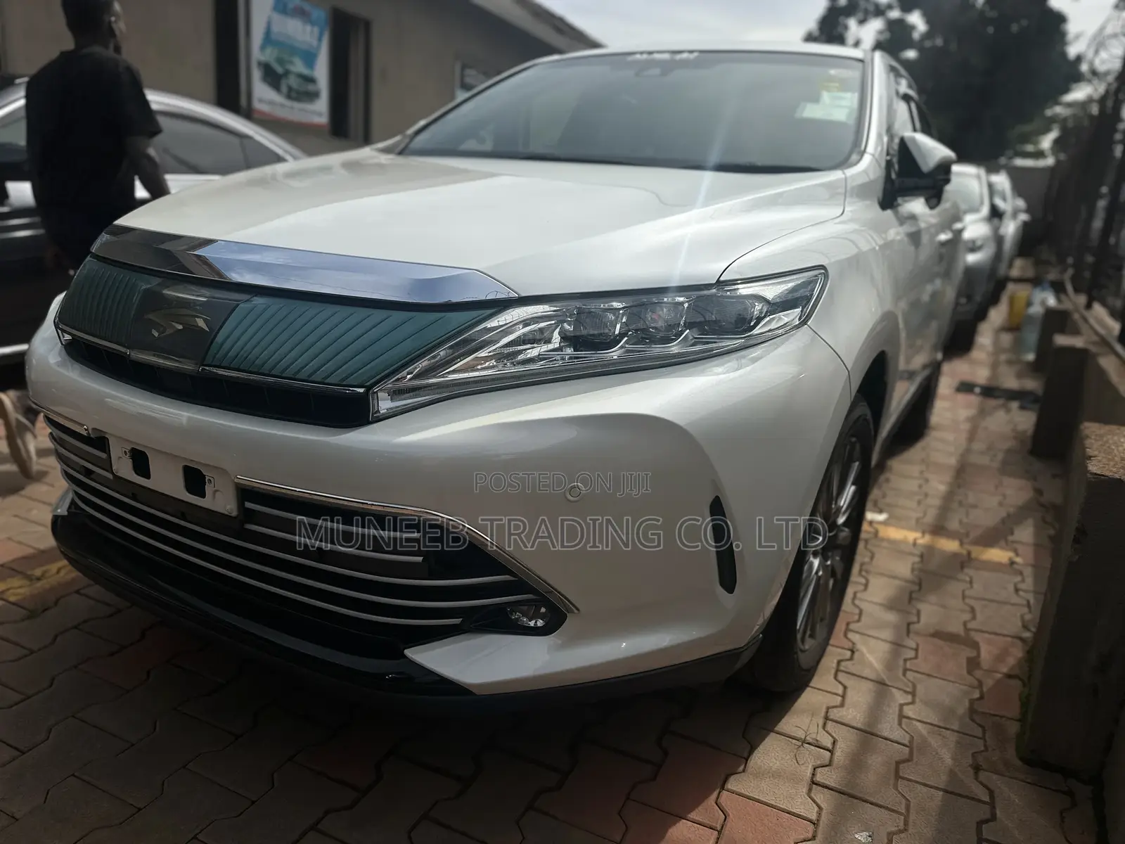 Toyota Harrier 2.0 2018 White
