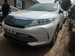 Toyota Harrier 2.0 2018 White