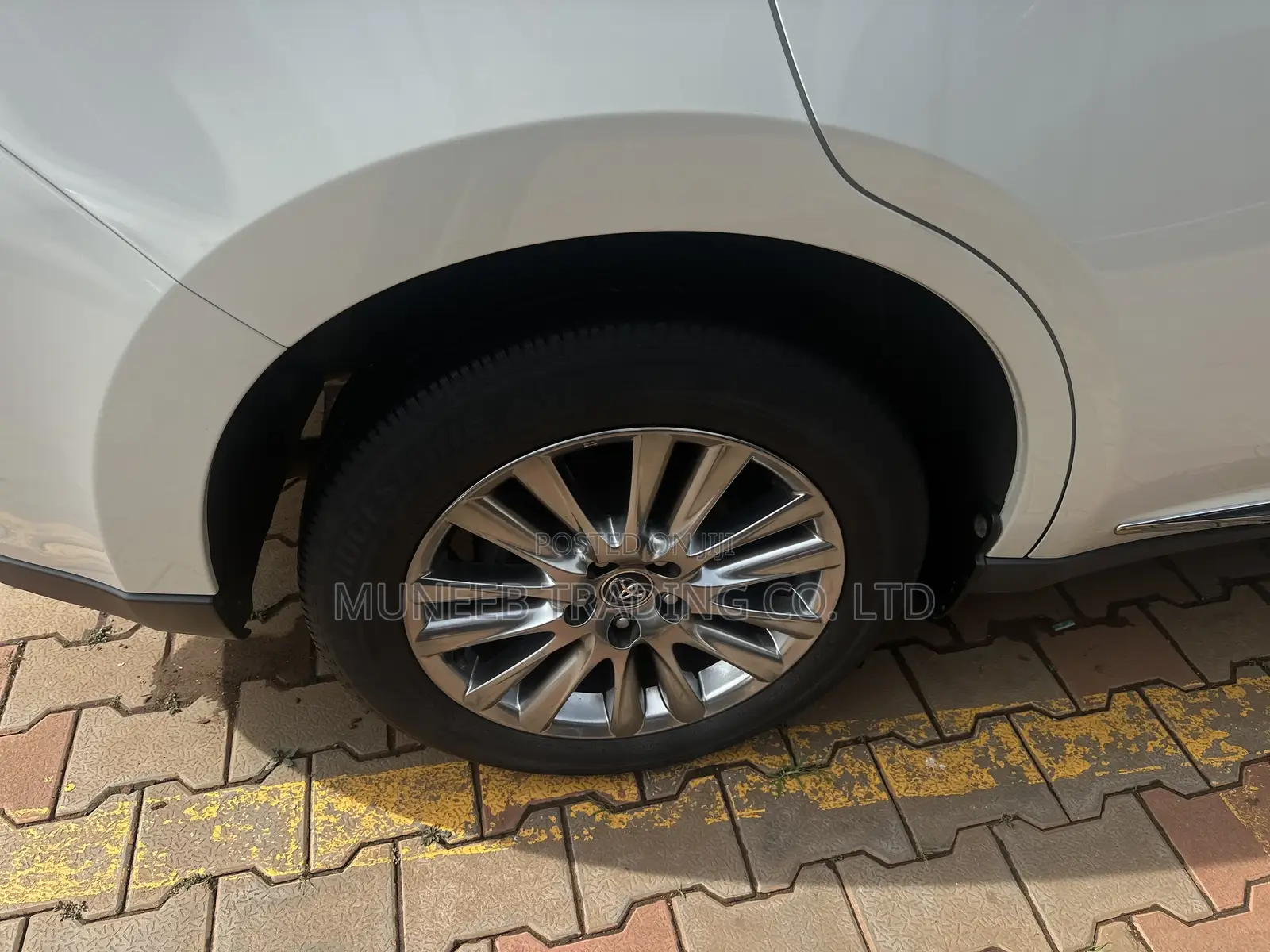 Toyota Harrier 2.0 2018 White