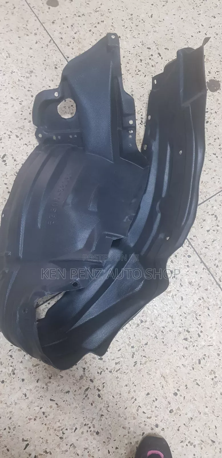 Mudshields or Fender Liner for Toyota Alphard 2004
