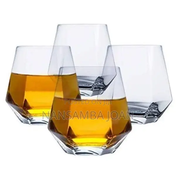 6 Pieces of Diamond Shape Wine/Juice Glasses-Colourless