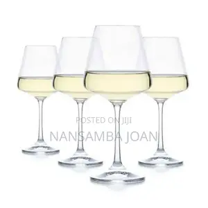 6 Pieces of Diamond Shaped Wine Glasses