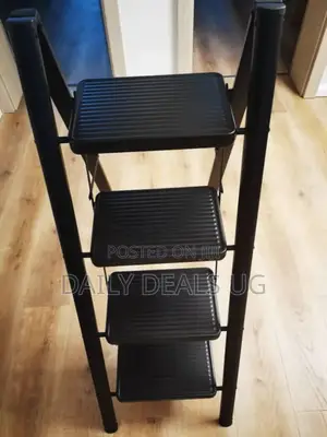 Metallic Adjustable Ladder