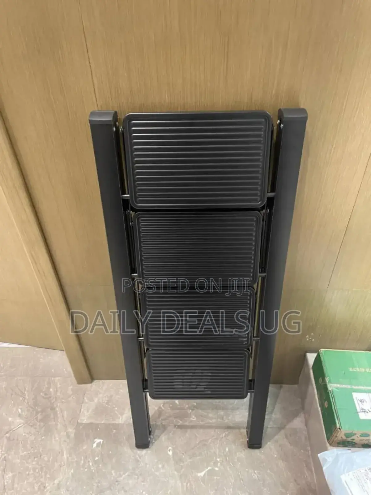 Metallic Adjustable Ladder