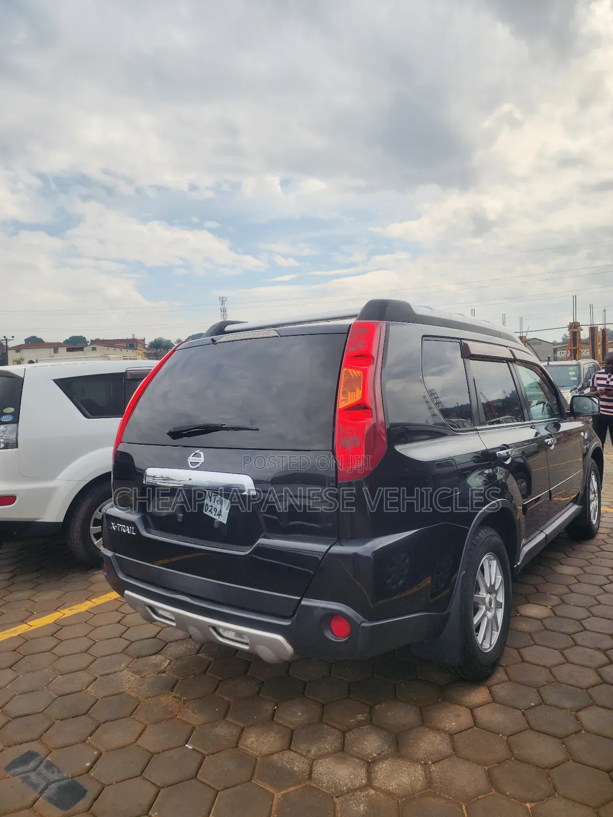 Nissan X-Trail 2.0 Petrol XE 2010 Black