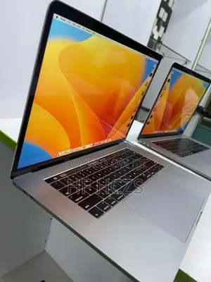 Laptop Apple MacBook Pro 2017 16GB Intel Core i7 SSHD (Hybrid) 512GB
