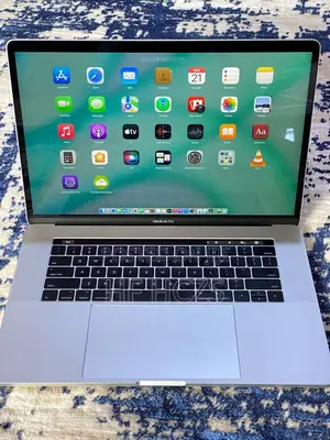 New Laptop Apple MacBook Pro 2017 16GB Intel Core I7 SSD 512GB
