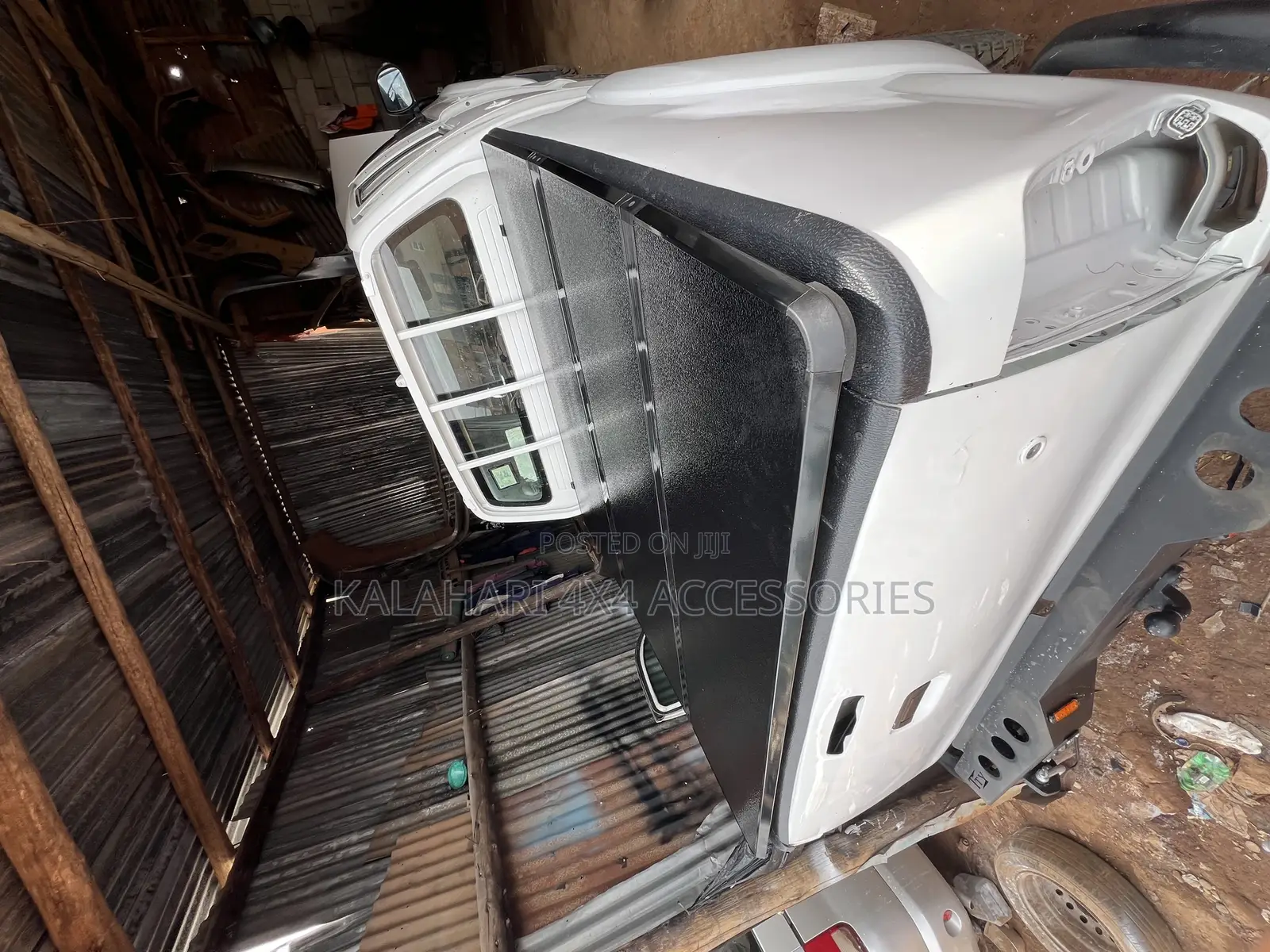 Aluminum Coated Hard Trifold Tonneau Cover