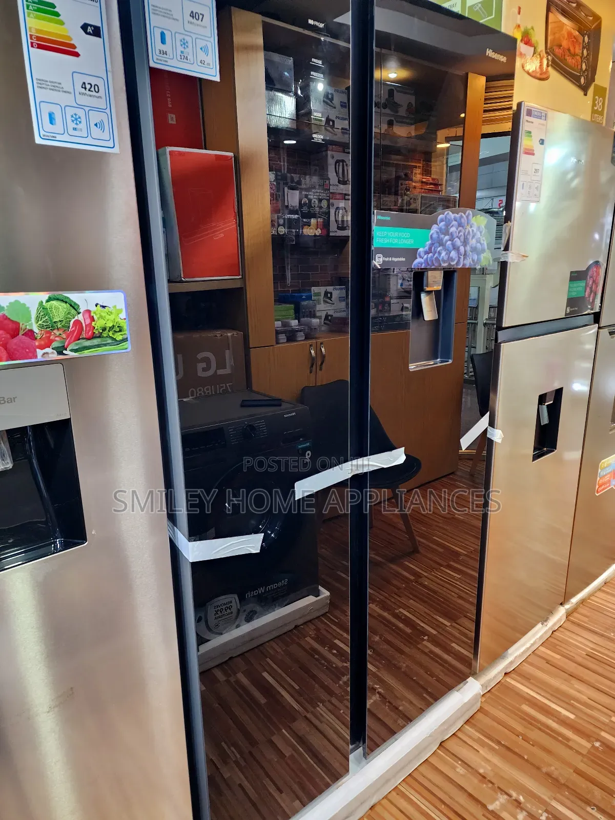 670ltrs Black Mirror Hisense Fridge Side by Side