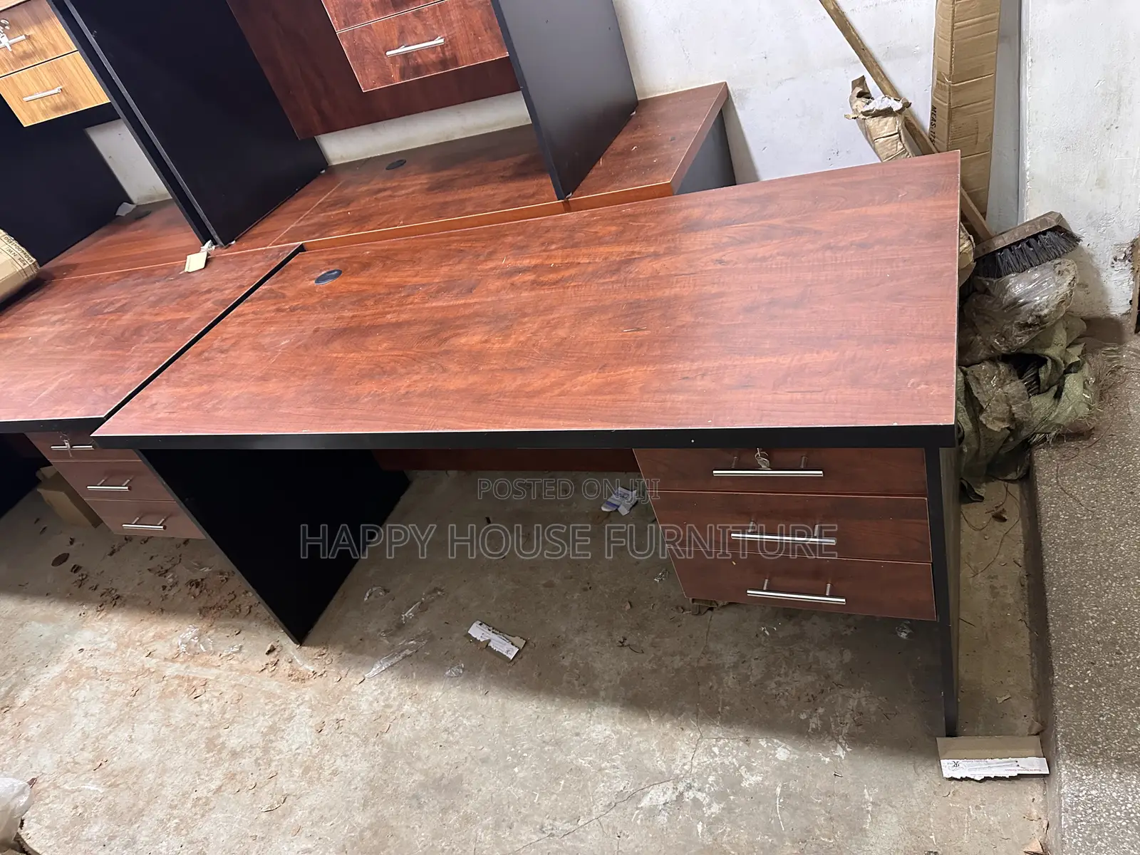 WIDE OFFICE TABLE ( 1.6 Meters )