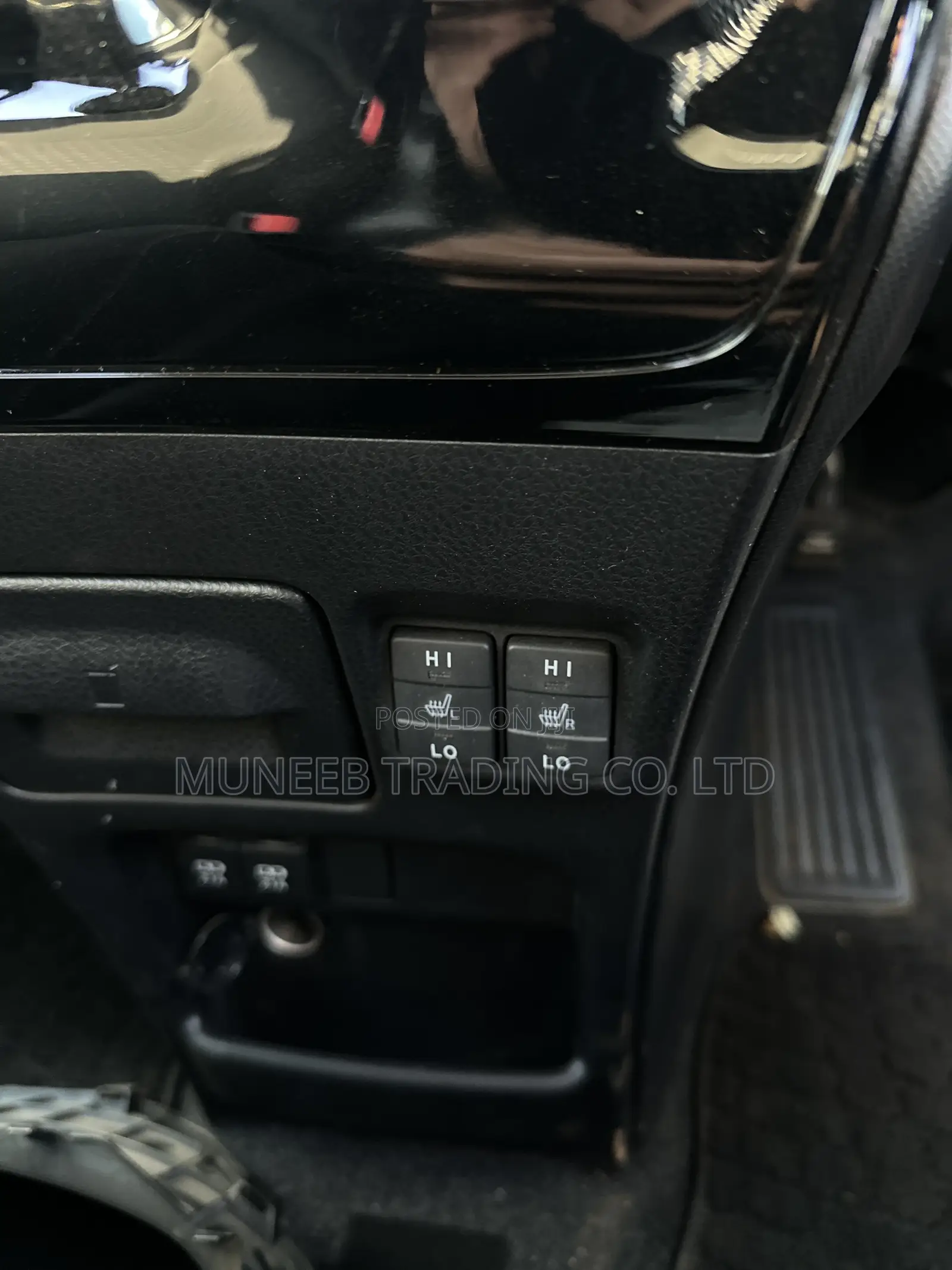 Toyota Noah 2.0 FWD (8 Seater) 2017 Silver