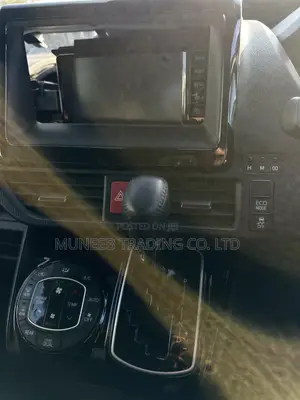 Toyota Noah 2.0 FWD (8 Seater) 2017 Silver