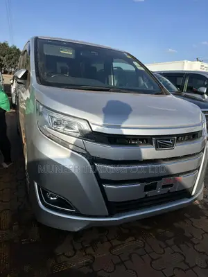 Toyota Noah 2.0 FWD (8 Seater) 2017 Silver