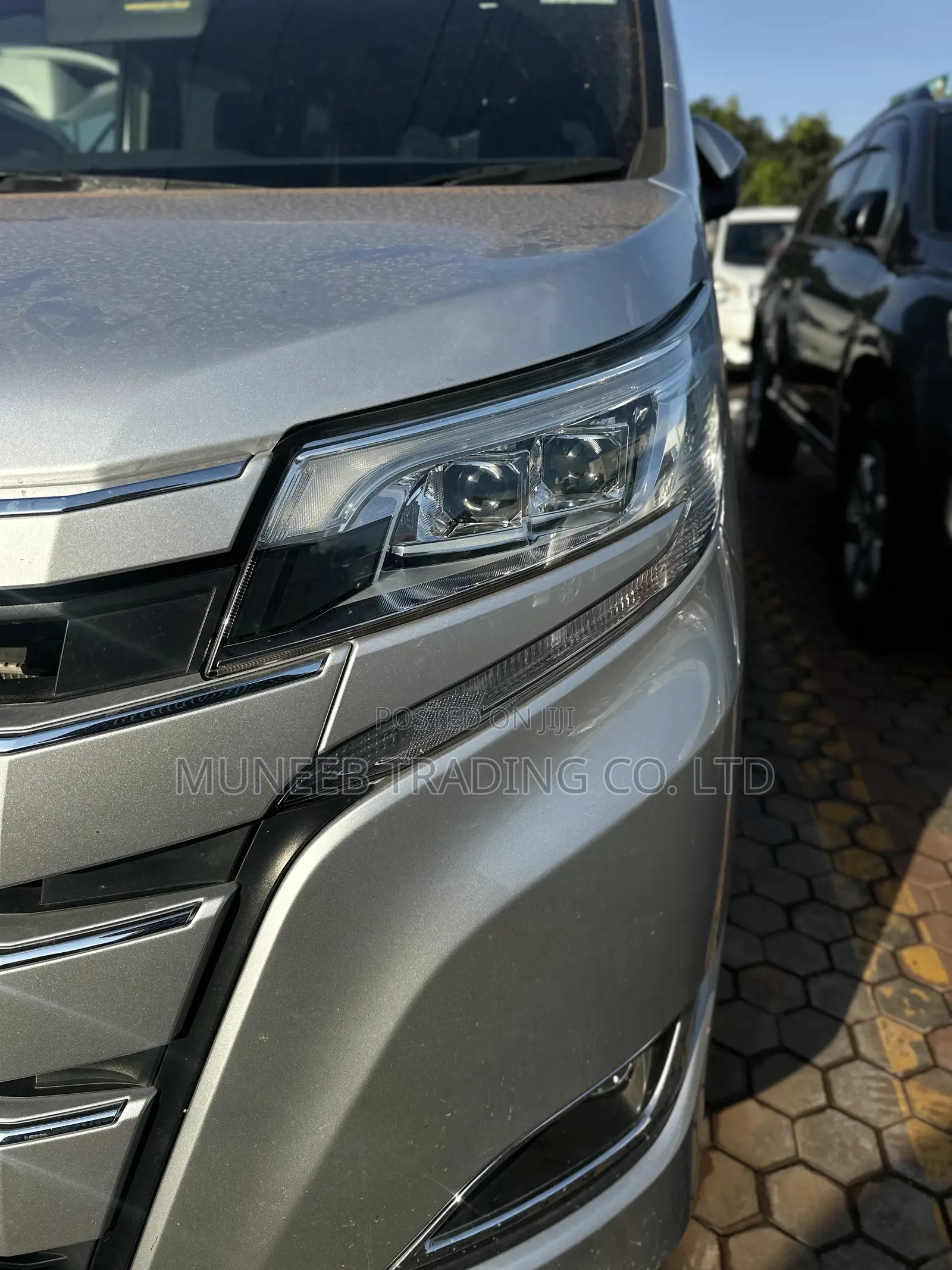 Toyota Noah 2.0 FWD (8 Seater) 2017 Silver