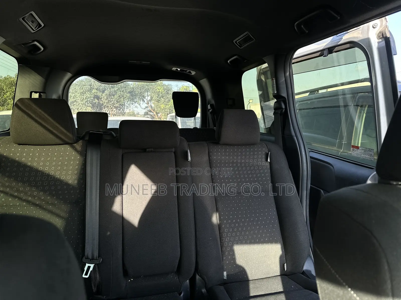Toyota Noah 2.0 FWD (8 Seater) 2017 Silver