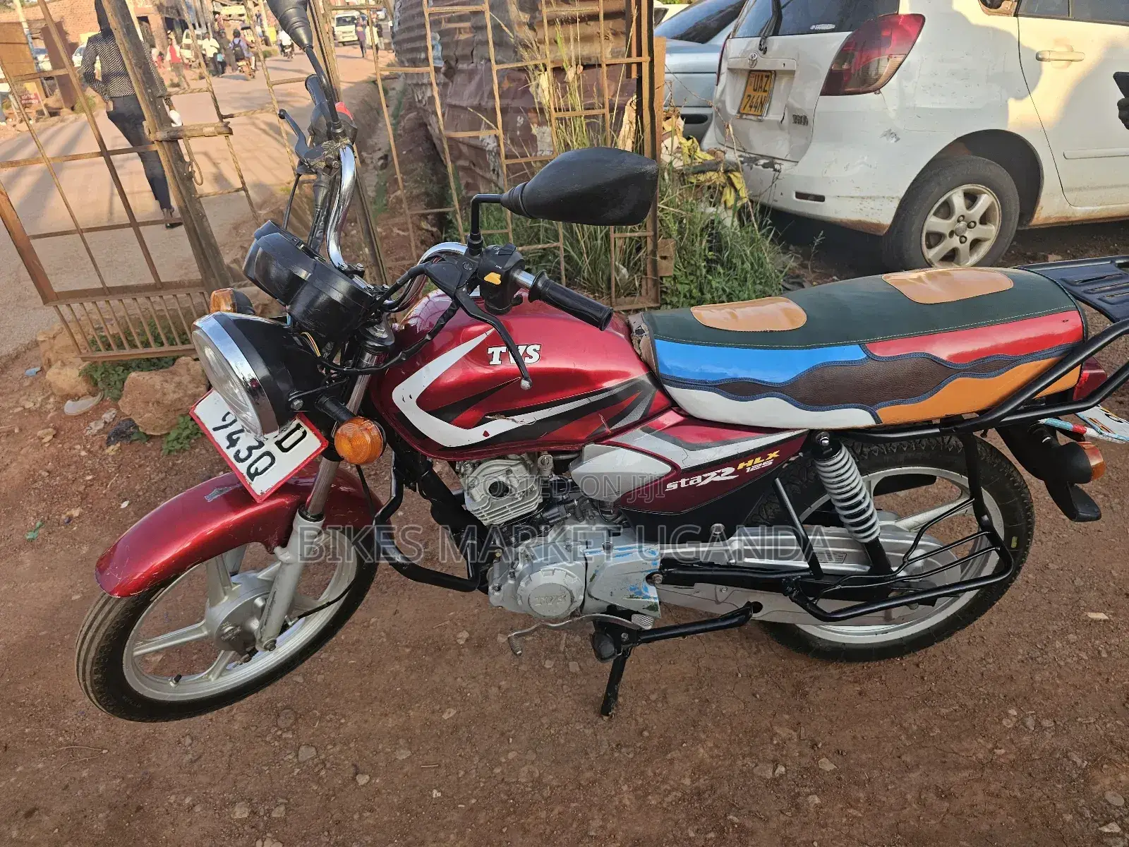 TVS HLX 125 2020 Red