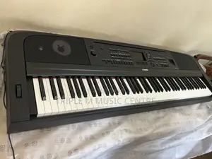 Yamaha DGX 670