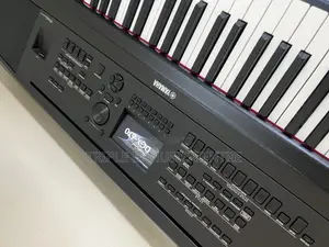Yamaha DGX 670