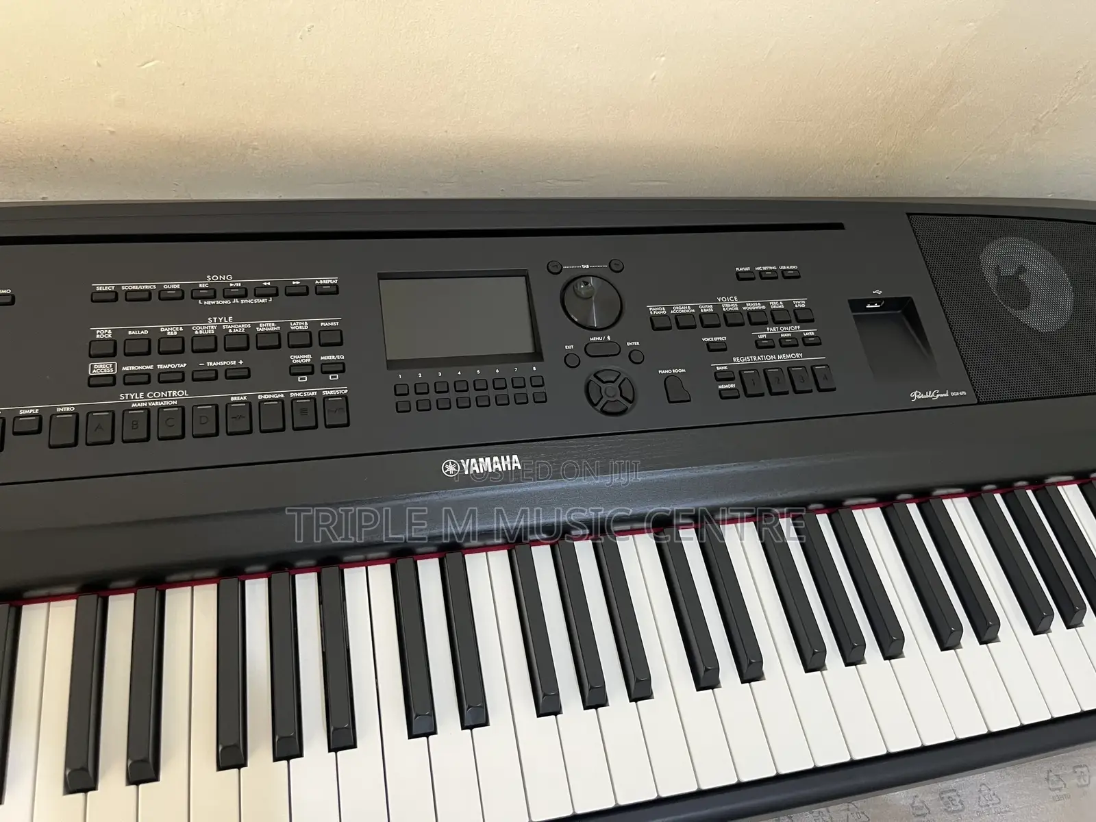 Yamaha DGX 670