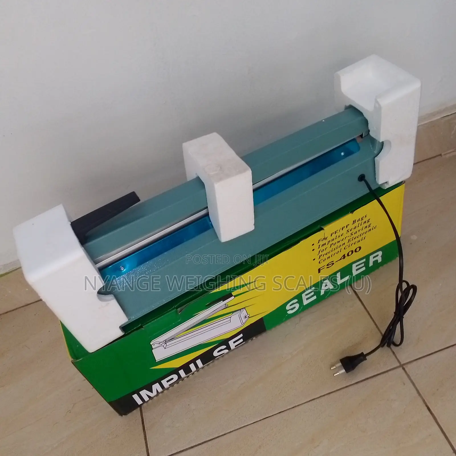 Model Pedal Hand Operated Sealing Machine 400mm Img01