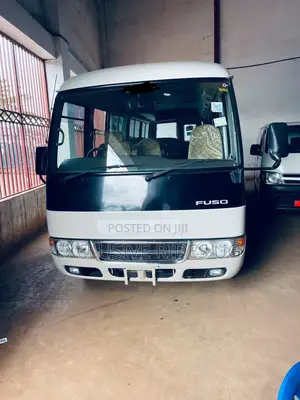 Mitsubishi Fuso Rosa 2012 White