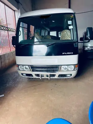 Mitsubishi Fuso Rosa 2012 White