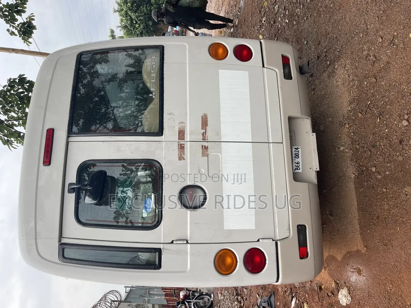 Mitsubishi Fuso Rosa 2012 White