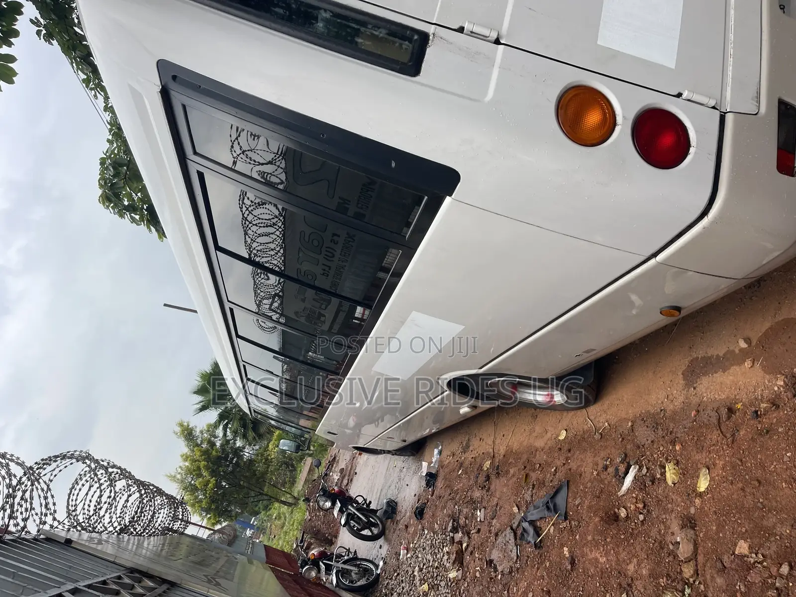 Mitsubishi Fuso Rosa 2012 White