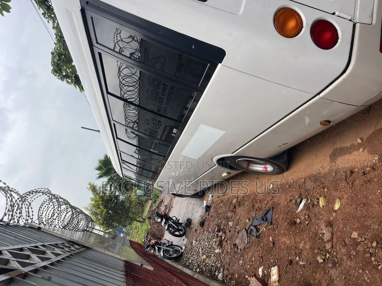 Mitsubishi Fuso Rosa 2012 White