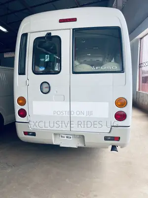 Mitsubishi Fuso Rosa 2012 White