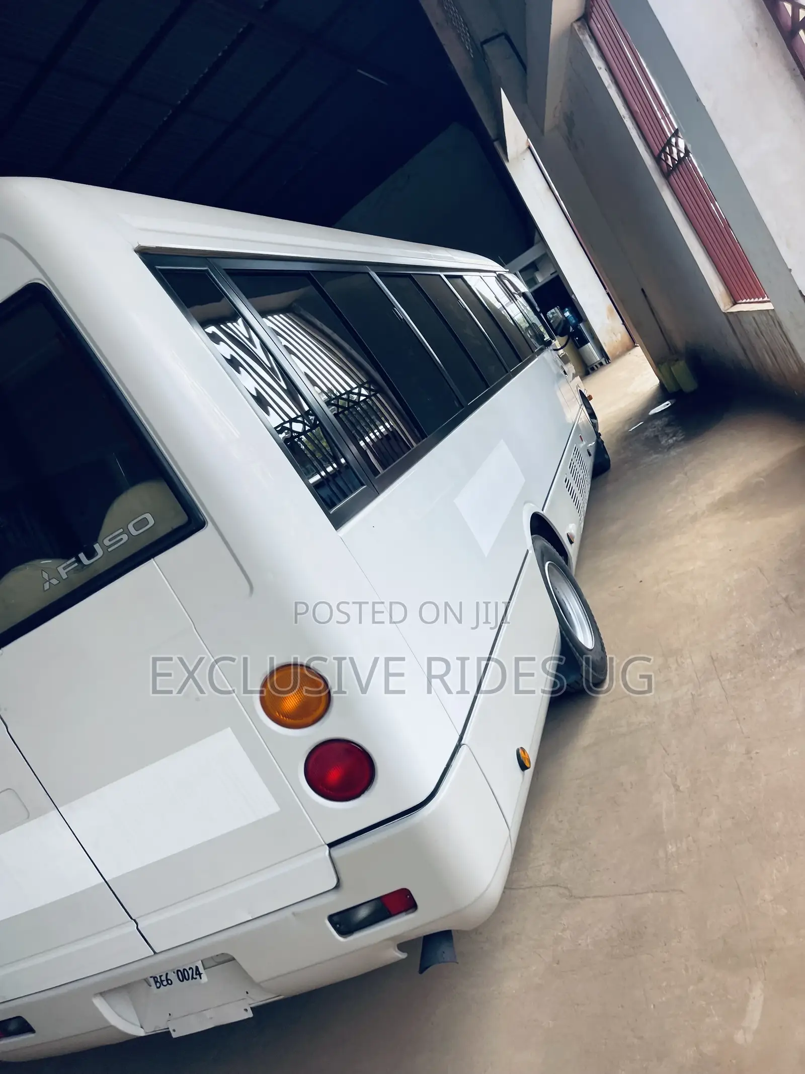 Mitsubishi Fuso Rosa 2012 White