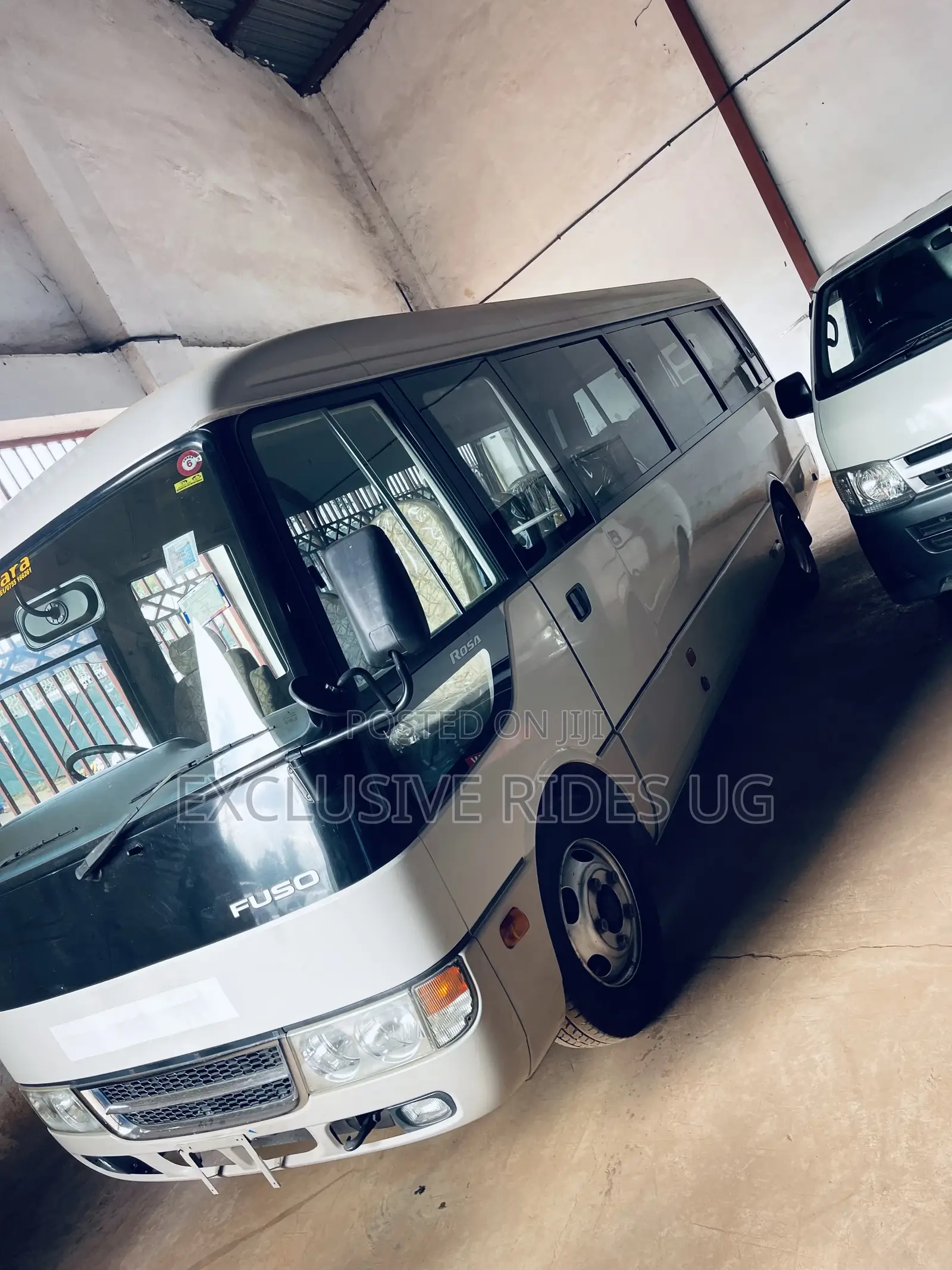 Mitsubishi Fuso Rosa 2012 White