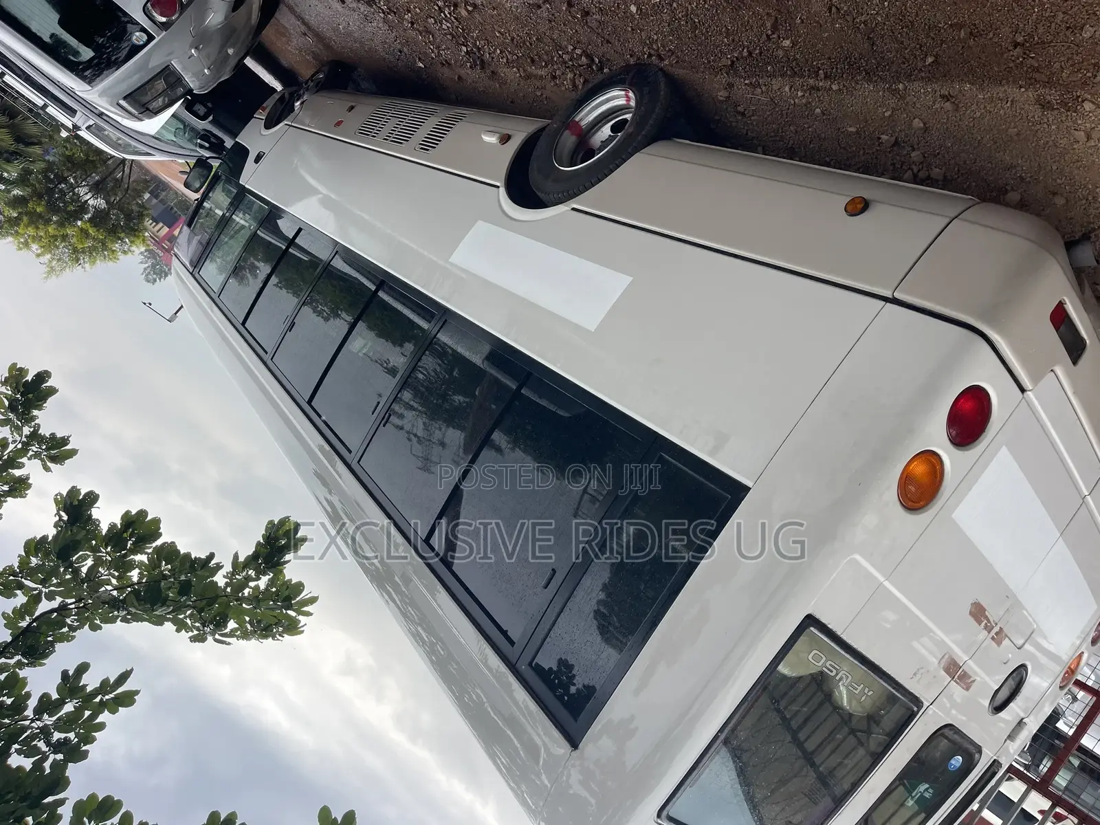 Mitsubishi Fuso Rosa 2012 White