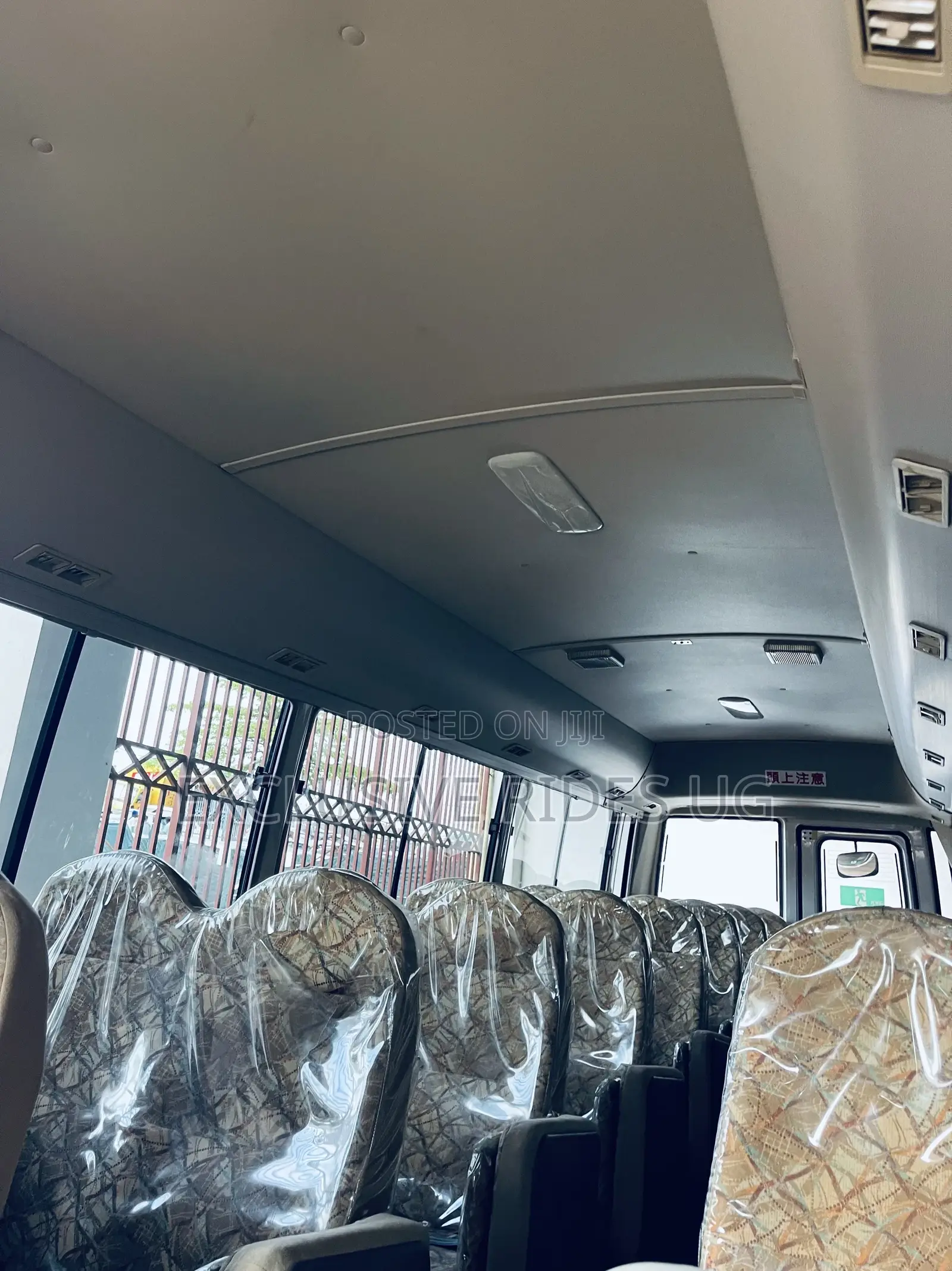 Mitsubishi Fuso Rosa 2012 White