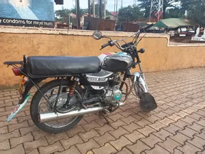 Bajaj Boxer 2012 Red