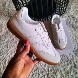 Luxy Stylish Sneakers. Lit Samba