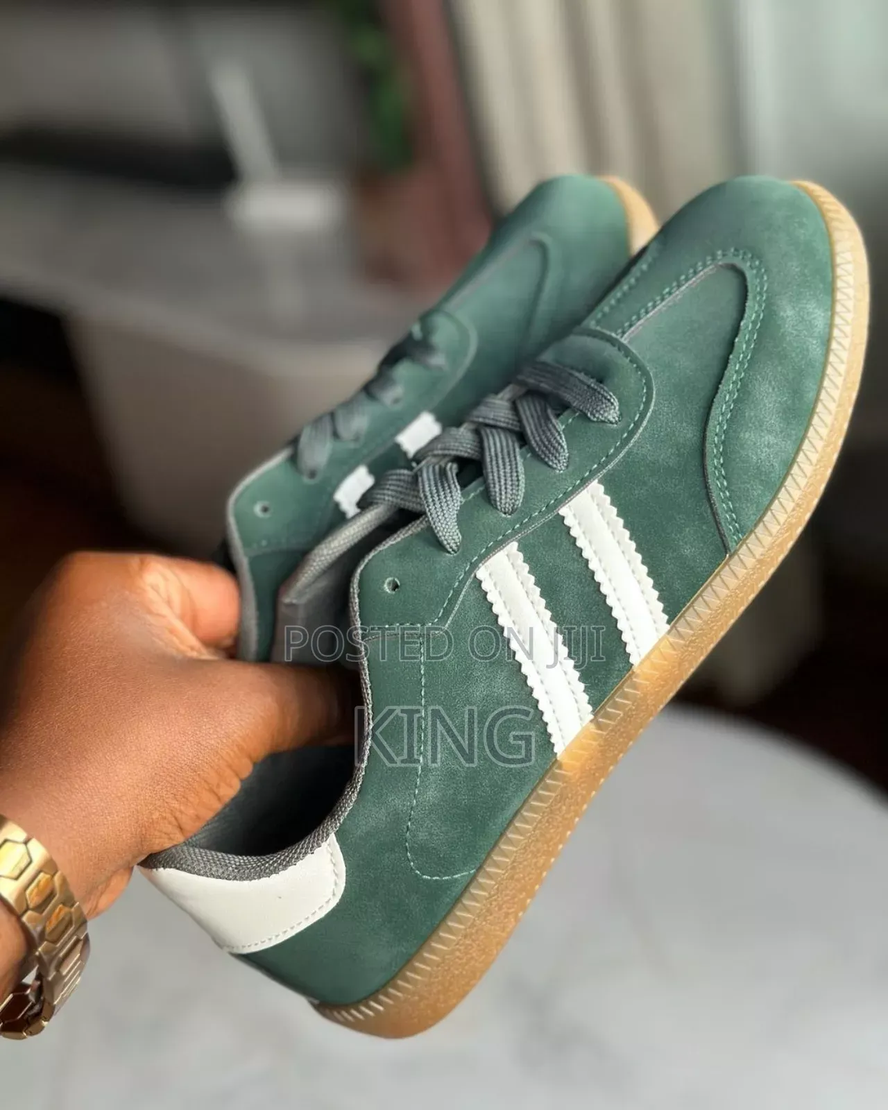 Certified Stylish Sneakers. Lit Samba