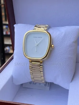 Hannah Martin Classic Analog Watch Gold White