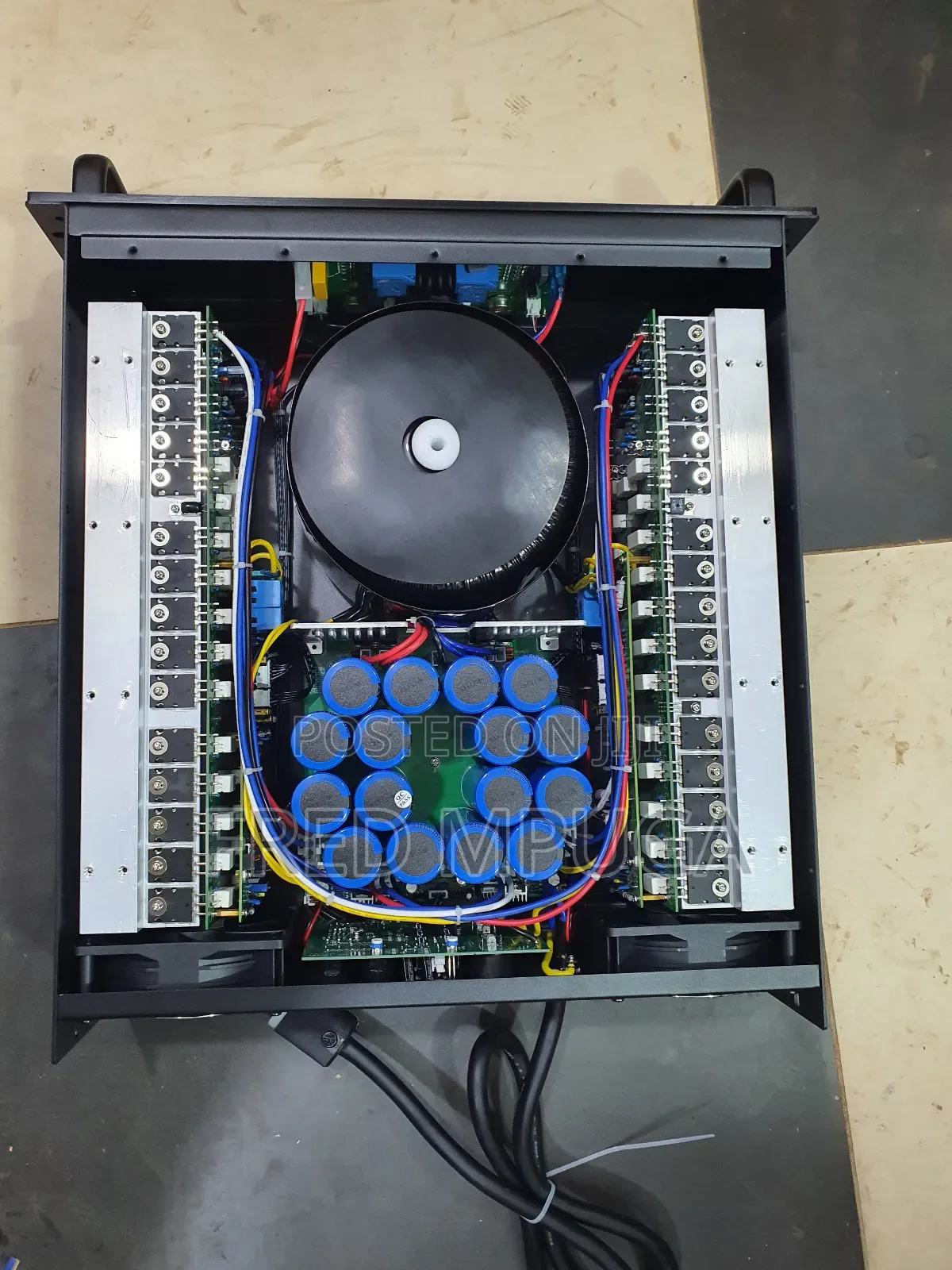 Power Amplifier Crest Audio (Ca20)