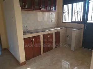 3bdrm Apartment in Makindye for rent