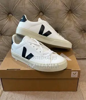 New Classic Veja Low Leathe Sneakers in Stock