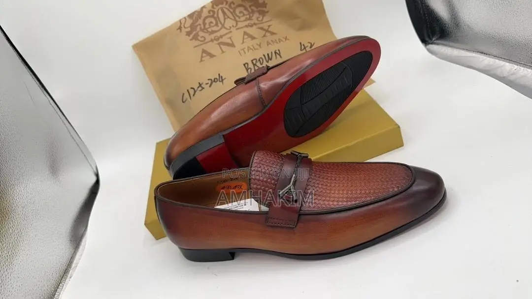 Men's Classic Leather Loafers in Stock